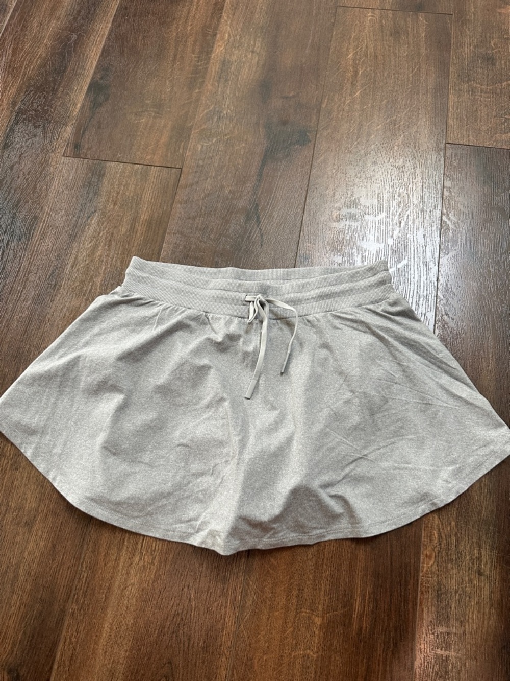 Fabletics Light Gray Athletic Skort with Elastic Waistband